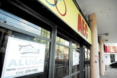 Fachada da AEC-Centro em foto de arquivo: prédio vem sendo reformado e deve reabrir como shopping popular
